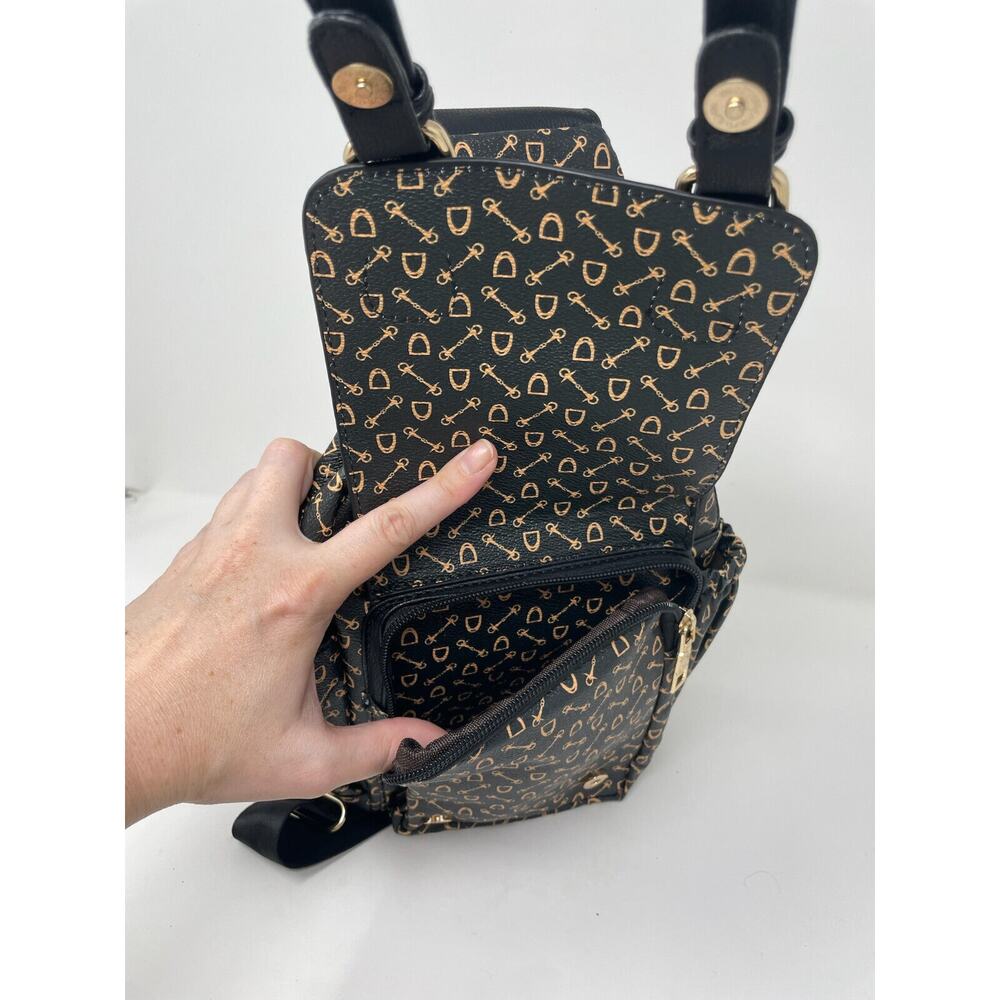 AR New York Black Printed Vegan Faux Leather Sling Bag New - Picture 6 of 9